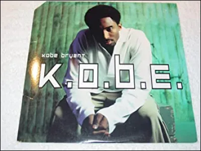 Avec quelle autre personnalité afro-américaine Kobe Bryant a-t-il enregistré le fameux morceau "K.O.B.E", l'un de ses uniques morceaux rap ?