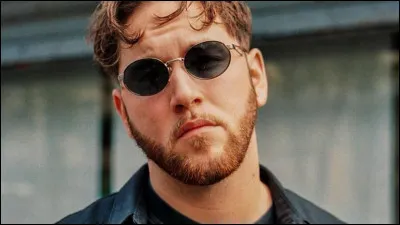 Quel numéro légendaire porté par Kobe aux Lakers est mis en avant sur la cover du singler "Payday (R.I.P Kobe) de Loveni et KSA ?