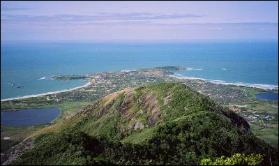 En malgache, la ville de Fort-Dauphin s'appelle...
