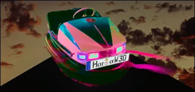 - "Mais, il s'est garé sur le Monolithe, celui-là !
- ...Toujours à la bourre, les habitants de [...de quel endroit ?]"