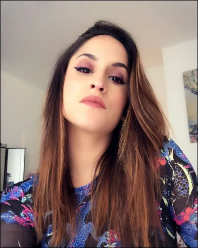 Au début de sa chaîne YouTube, que faisait-elle ?