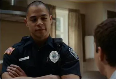 Quel lien de parent y' a t-il entre ce policier et le prof de Kale ?