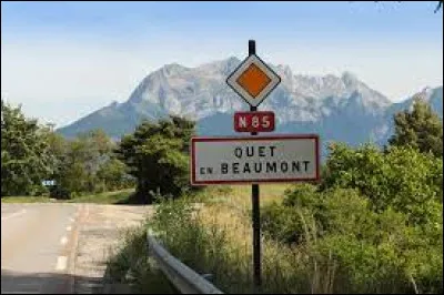 Petit village Isérois de 68 habitants, Quet-en-Beaumont se situe en région ...