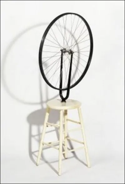 Quel est l'auteur de cette "Roue de bicyclette" de 1913 ?