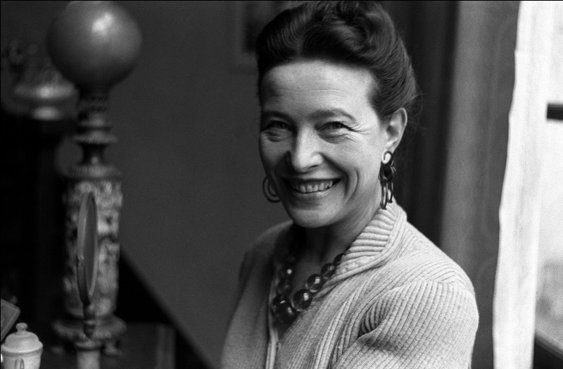 Simone de Beauvoir était une philosophe et romancière française, entre autres. Dans son essai philosophique, "Le Deuxième Sexe", publié en 1949, quelle citation célèbre a vu le jour ?