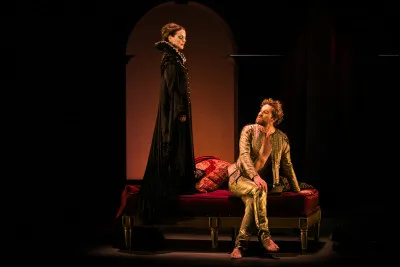 « Toute la vie tient dans ces quatre mots : Chanter et rire, dormir, aimer ! »
Ce proverbe est issu de "Marie Tudor", pièce de théâtre écrite par l'un de nos plus grands poètes, écrivains et dramaturges français du dix-neuvième siècle. 
Bien entendu, vous l'avez reconnu sans souci, il s'agit de :