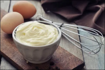 On utilise cette sauce pour la salade mais elle est retrouvée dans les fast-foods avec un goût très différent.