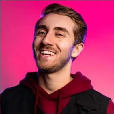 Qui est ce youtubeur ?