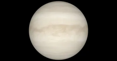 Vénus est une petite mais belle planète dont le nom est tiré dune déesse romaine. Quel est le nom grec de cette divinité  ?