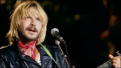 Dans quel album célèbre de Renaud peut-on trouver la chanson "Fatigué" ?