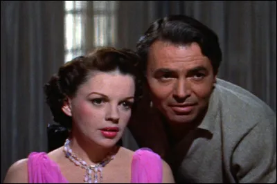 "Une étoile est née", film musical de George Cukor, sorti en 1954, a pour vedette ...
