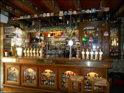 Le premier bar à bières à voir le jour est "Le Palais de la Bière", à Lyon. En quelle année a-t-il ouvert ses portes ?