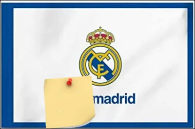 Un petit peu compl&egrave;tement foot, non ?