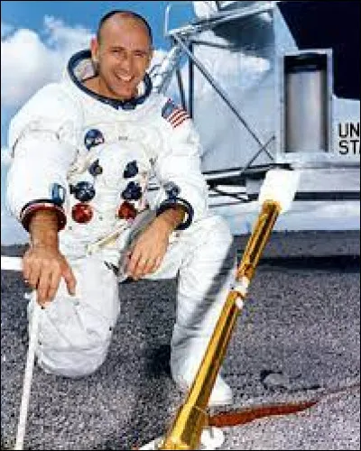 Je fais partie de la mission Apollo 12. Qui suis-je ?
