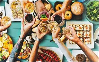 Est-ce que, avant de dîner, l'apéritif est obligatoire ?