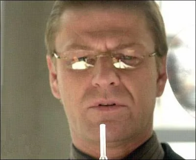 Qui incarne le docteur Merrick ?