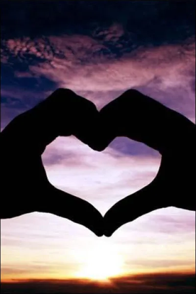 C'est avec eux que tu as jou&eacute;, et __ &agrave; tricher dans des fous rires endiabl&eacute;s.