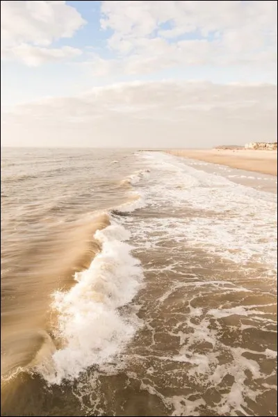 Ceux d'une petite Parisienne __ &agrave; courir apr&egrave;s un char des Alli&eacute;s lib&eacute;rant ta ville natale.