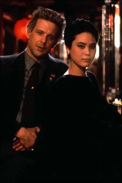 Qui interprète le rôle de Stanley White dans "L'Année du dragon" en 1985 ?