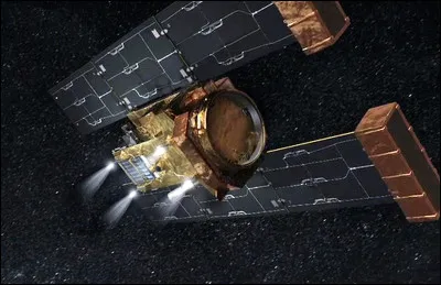 L'antenne de la station Stardust a la forme d'un cercle de rayon R.
Quelle formule donne le périmètre de l'antenne ?