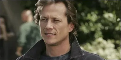 Qui interprète le rôle du père biologique de Melinda ?