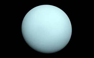 Alors que dire d'Uranus ? À votre avis, à quelle distance se situe cette planète lorsqu'elle est au plus près de nous ? Un indice : en voyageant à 300 000 km/s, il vous faudrait deux heures pour y parvenir !