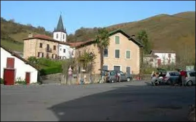 Petit village Basque de 87 habitants, Hosta se situe dans le département ...