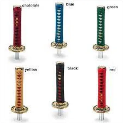 Quelle est la couleur du katana de Tanjiro ?