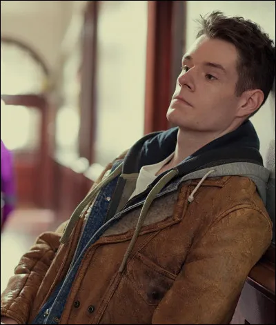 Adam est bisexuel. (Sex Education)