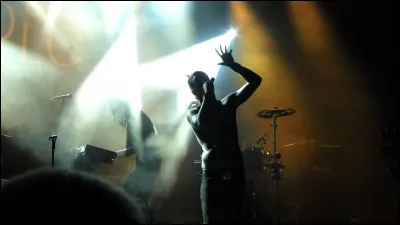 Complétez : 
"Der Morgen wandelt Reif zu..."