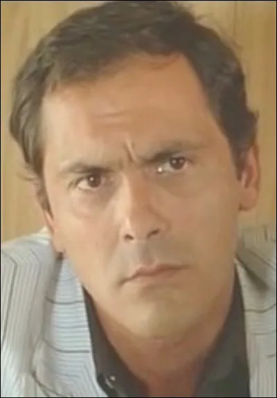 Quel rôle le fait connaître aux yeux du grand public en 1982 ?