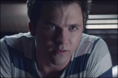 De qui Matt est-il complètement obsédé ?