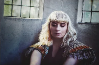 Complétez : 
"Hvor hver tap i hjulet tæller tiden..."