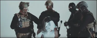 Complétez : 
"Mit Pokerface und..."