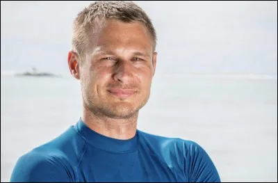 Ce candidat s'est blessé lors du premier épisode. Cite son nom.