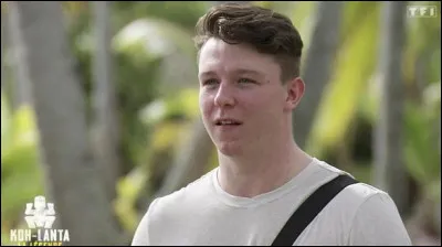 Il est remplacé par ce candidat très jeune. Quel est le nom de ce candidat ?