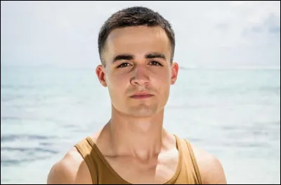 Ce candidat s'est beaucoup préparé pour participer à Koh-Lanta. Son nom est Sam.