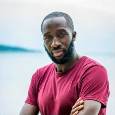 Il était le capitaine des rouges lors de la saison 12. De quel candidat s'agit-il ?