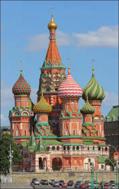 Partons pour la Russie ! Cette fois, il s'agit d'une cathédrale moscovite dont le nom peut peut-être vous échapper...
