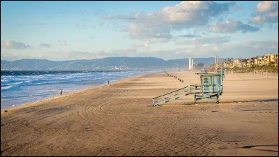 Qui est l'auteur du roman de science-fiction "Les Enfants de Dune" ?