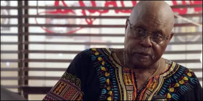 Qui interprète le rôle de John Booky ?