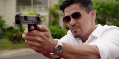 Dans quel pays Thomas Magnum a-t-il exercé pour la Navy ?