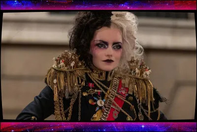 Quel est le nom de l'amie d'enfance de Cruella ?