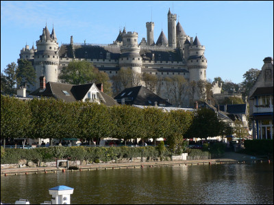 Dans quel département pourrez vous visiter le Château de Pierrefonds ?