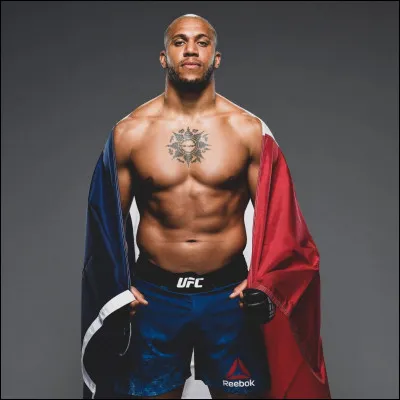 Comment est surnomm&eacute; le pratiquant d'art martial Ciryl Gane ?