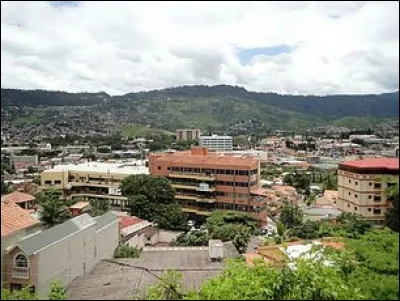 De quel pays, Tegucigalpa est-elle la capitale ?
