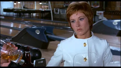 Dans "Le Passager de la pluie" film policier, avec Marlène Jobert, sorti en 1970, quel acteur est le mystérieux Harry Dobbs ?