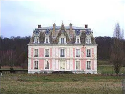 Nous sommes au château de Boulémont, à Herbeville. Village francilien, il se situe dans le département ...
