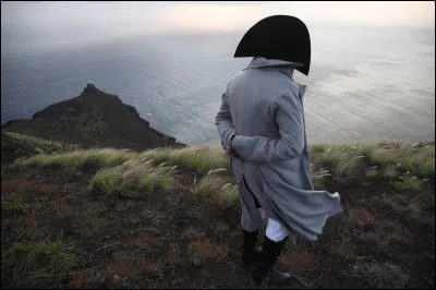 Dans quel océan se trouve lîle Saint-Hélène où a été exilé Napoléon ?