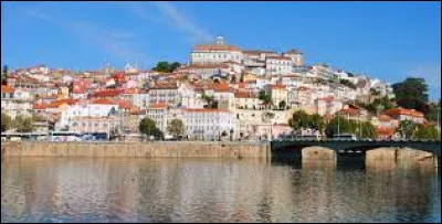 La ville de Coimbra se situe-t-elle en Espagne ?